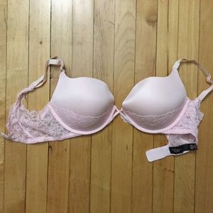 NWOT Victoria’s Secret very sexy padded Demi-Buste coussine 34D